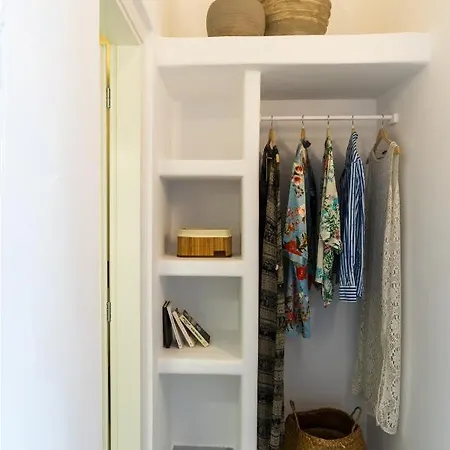 Lavadoze Luxury * Éxo Goniá