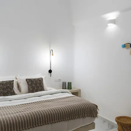 Lavadoze Luxury * Éxo Goniá