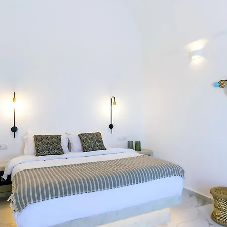 Lavadoze Luxury * Éxo Goniá