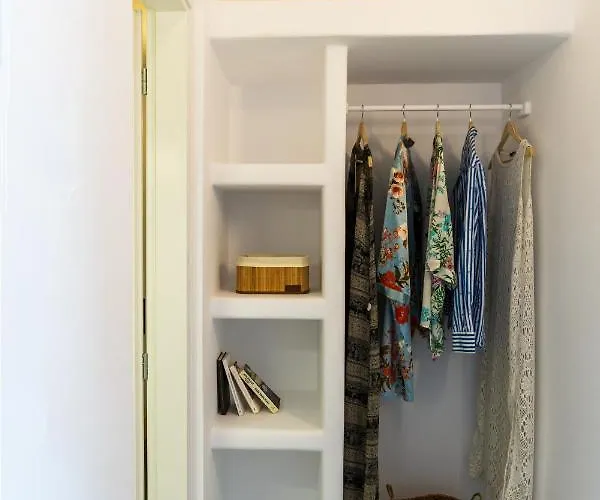 Lavadoze Luxury * Éxo Goniá