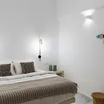Lavadoze Luxury * Éxo Goniá